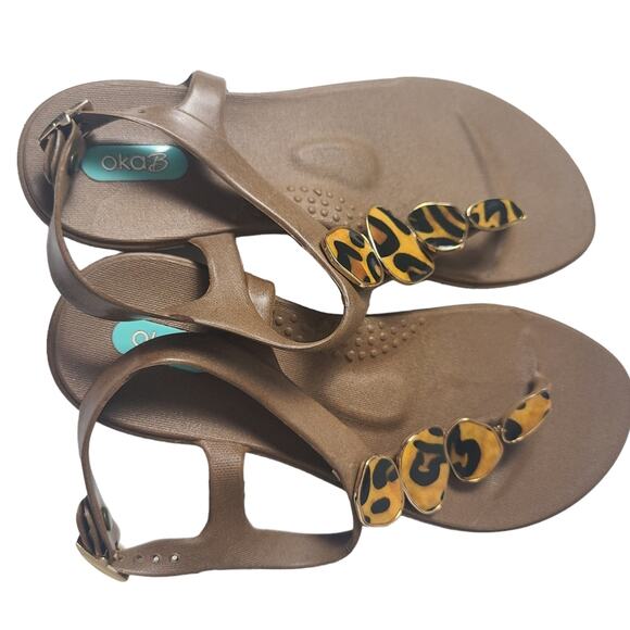 OkaB Sandals 6 Ankle Strap Flat Brown Leopard Button Animal  Summer Beachy Vacay - Picture 3 of 14